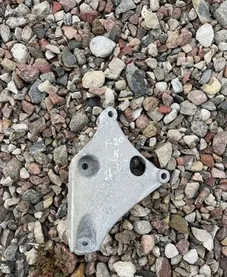 BMW 1 F20 F21 Engine mounting bracket 6788611