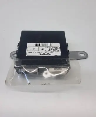 Lexus RX 450H Hand brake control module 8905048010