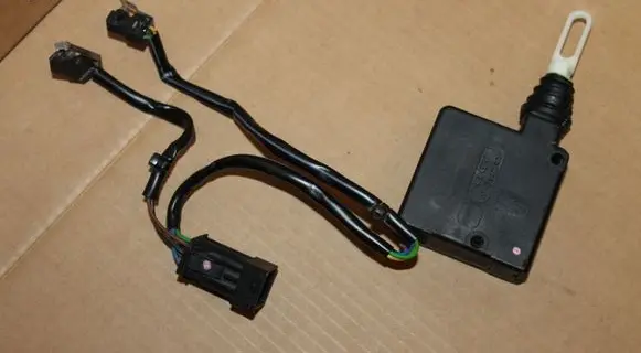 Saab 9000 CS Tailgate boot lock/latch motor 4304242 4304242TG