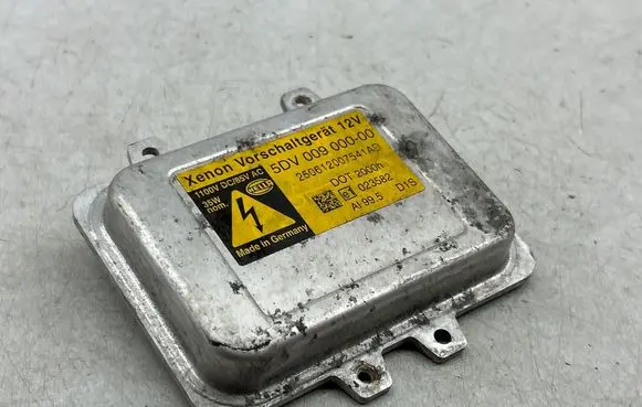 BMW 5 E60 E61 Headlight ballast module Xenon 100VDC85VA 5DV00900000 E1023582