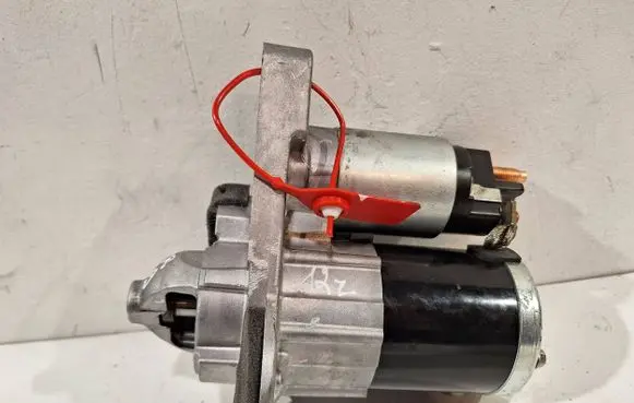 Dacia Sandero III Starter motor 233000290R