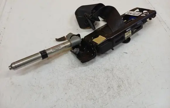 Volvo V50 Front seatbelt 