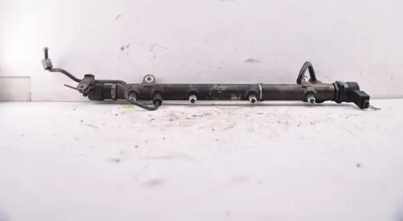 Mercedes-Benz Vito Viano W639 Fuel main line pipe A6110700395 A6110780449