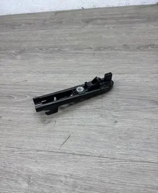 Audi Q3 8U Seat belt adjustment rail 3C8857819