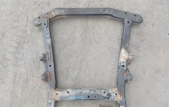 Dacia Logan I Front axle beam 