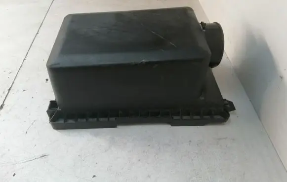 Hyundai i20 (GB IB) Air filter box cover 28110C8100