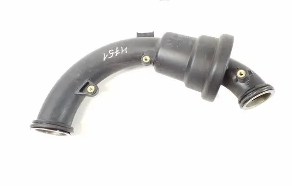 Infiniti Q30 Air intake hose/pipe A6511400387