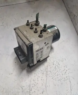 Peugeot 407 ABS Pump 15710605 S118676001C
