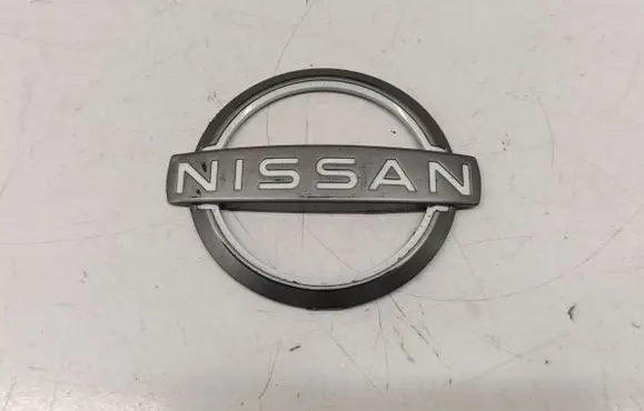 Nissan Qashqai J12 Manufacturers badge/model letters 908906US0A