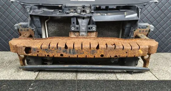 Volkswagen PASSAT B7 Radiator support slam panel 