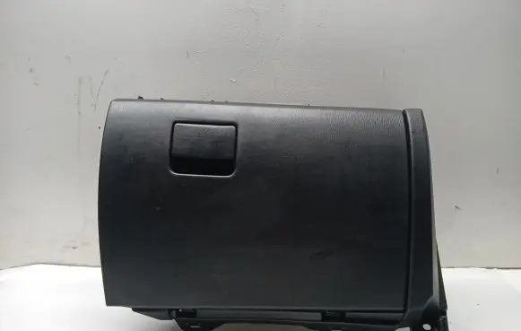 Mazda 3 III Glove box BJS7-64261