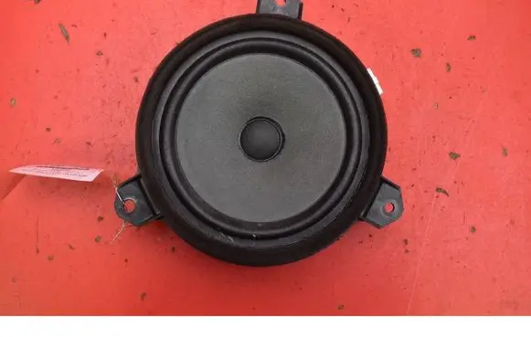 Toyota Auris E180 Subwoofer speaker 861600D370