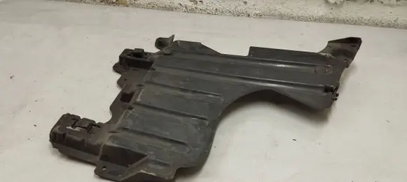 Rear underbody cover/under tray