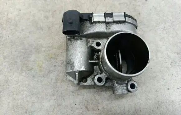 Renault Laguna III Throttle body valve 