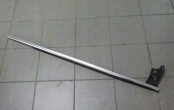 Mercedes-Benz CL C216 Front door glass trim molding A2167200424