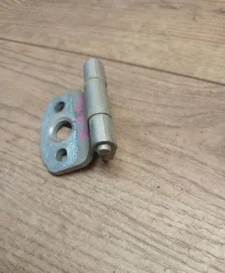 Mercedes-Benz S W140 Front door lower hinge 92W10