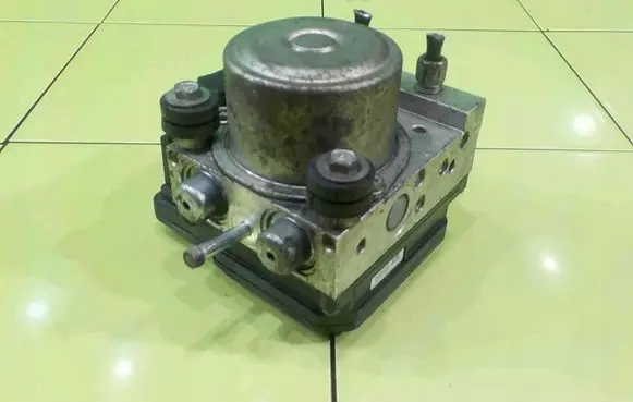 Nissan Juke I F15 ABS Pump A98000B71