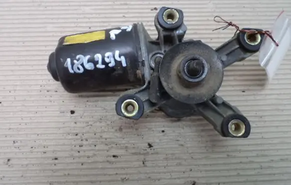 Opel Frontera A Front wiper linkage and motor