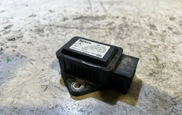 Mercedes-Benz E W211 ESP acceleration yaw rate sensor A0025426618 0021751 0265005246
