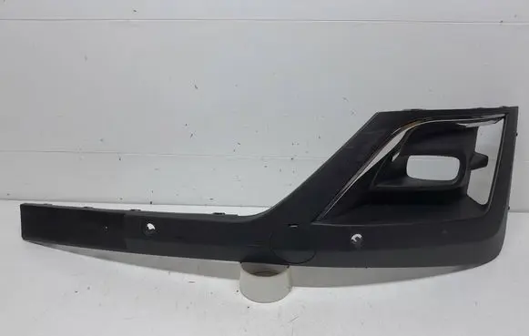 Renault Trafic III (X82) Front bumper lower grill 261A23784R