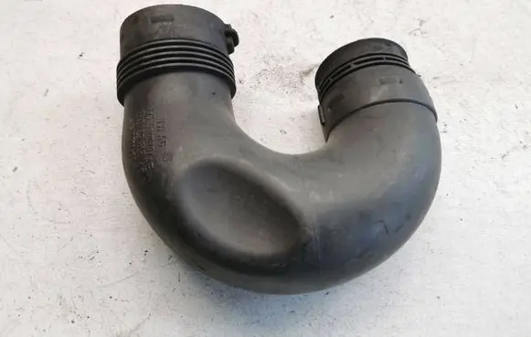 Volkswagen Golf Plus Air intake hose/pipe 1K0129618Af