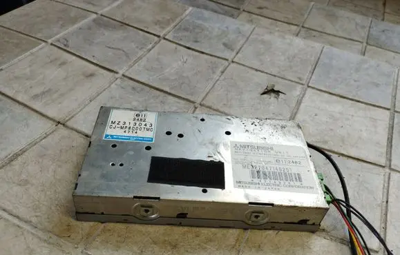 Mitsubishi Grandis GPS navigation control unit/module MZ313043