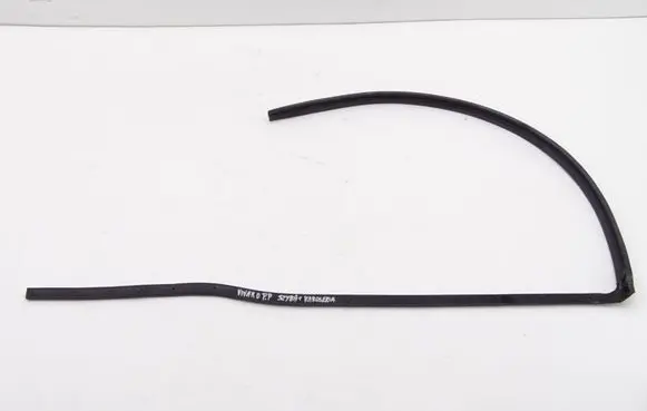 Opel Vivaro Front door rubber seal TRAFIC_II_VIVARO_01-14_USZCZELKA_DRZWI_PRAWY_PRZÓD