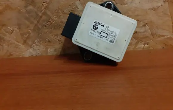 BMW 5 E60 E61 Yaw turn rate sensor 6782370 0265005711