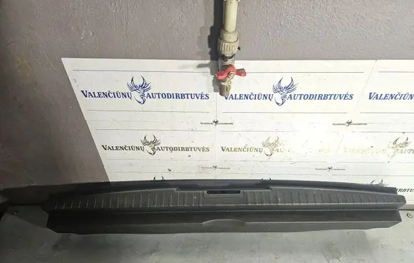 Trunk/boot sill cover protection
