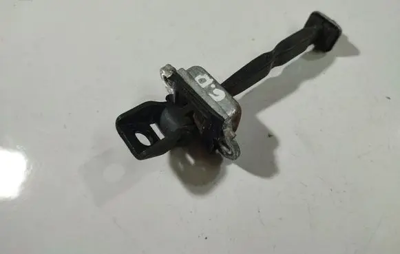 Skoda Octavia Mk2 (1Z) Rear door check strap stopper 