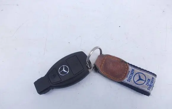Mercedes-Benz B W245 Ignition key/card 2008DD4519