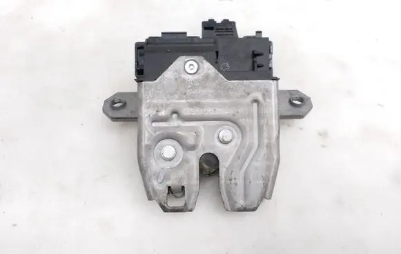 Volvo S60 Tailgate/trunk/boot lock/catch/latch 31440240
