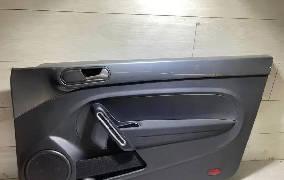 Volkswagen Beetle A5 Front door card panel trim