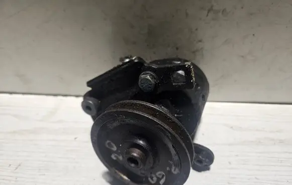 Peugeot 605 Power steering pump 7846075