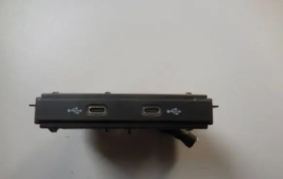 Cupra Leon USB socket connector 5NA035736