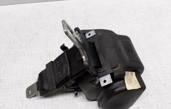 Mitsubishi Space Star Middle seatbelt (rear) MR915038