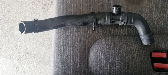 Chevrolet Corvette C8 Air intake hose/pipe 