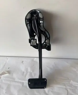 Mercedes-Benz C W204 Brake pedal A2042902301 1305322341 PP204290074