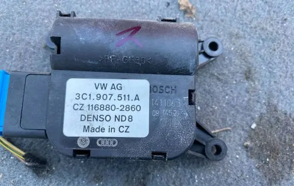 Volkswagen Golf Cross Air flap motor/actuator 3C1907511A 1168802860