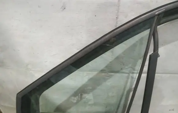 Renault Scenic II - Grand scenic II Front door vent window glass four-door AS2