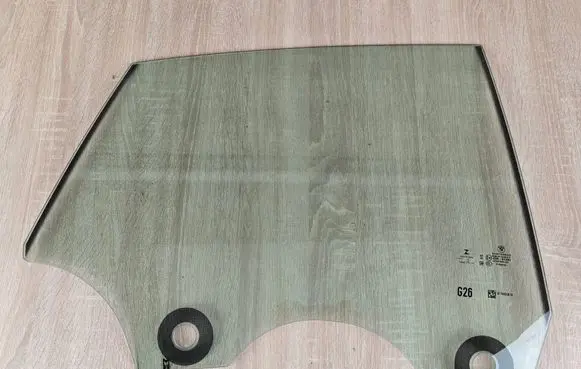 BMW 4 G22 G23 G24 G26 Rear door window glass 7955236