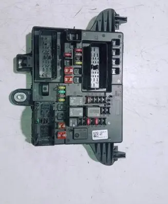 Opel Insignia A Fuse module 13485565 02552413016