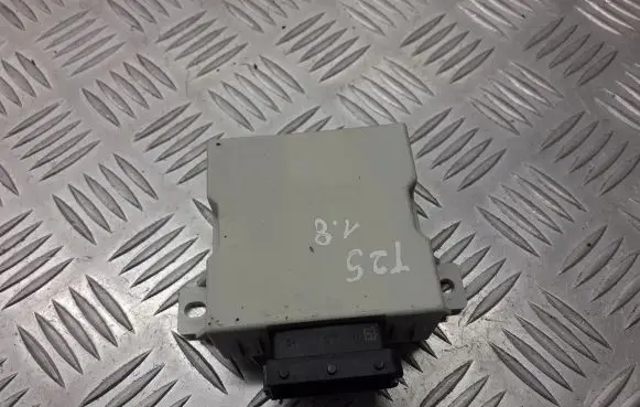 Toyota Avensis T250 Window wiper relay 