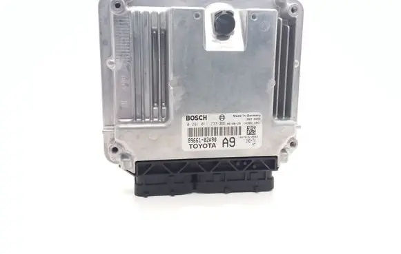 Toyota Corolla E120 E130 Engine control unit/module 0281011733 8966102A90 4079180503