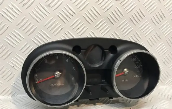 Nissan Qashqai+2 Speedometer (instrument cluster) JD73E