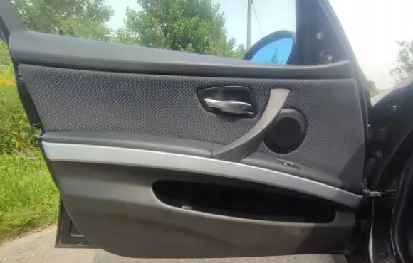 BMW 3 E90 E91 Front door card panel trim