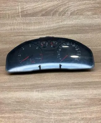 Audi A4 S4 B5 8D Speedometer (instrument cluster) 8D0919861A