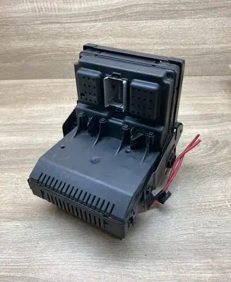 Volvo V70 Fuse module 30728356 J59004