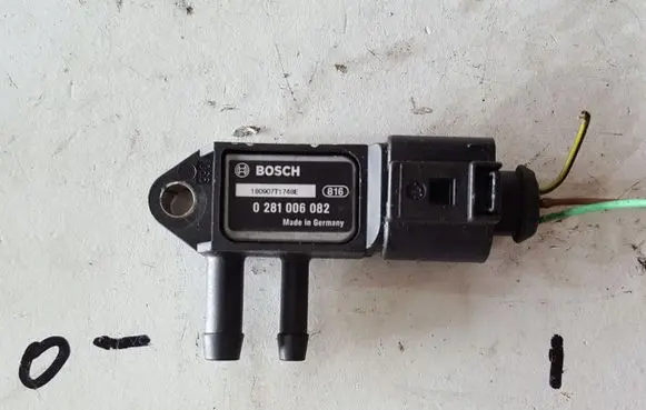Audi TT TTS Mk2 Exhaust gas pressure sensor 0281006082