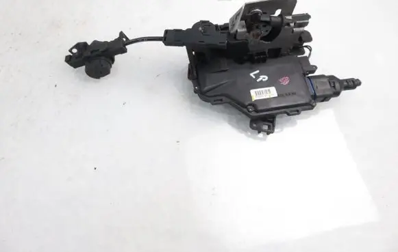 Audi A8 S8 D3 4E Front door lock 4E1837015